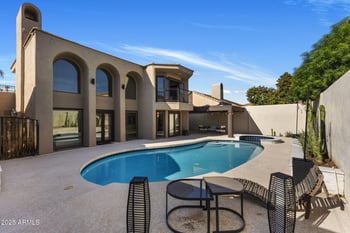 8915 Drey Ln, Phoenix, AZ 85021