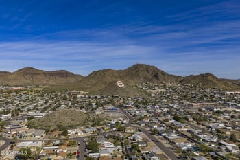 8915 Drey Ln, Phoenix, AZ 85021