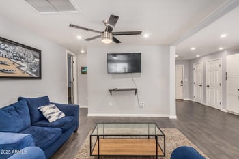 8915 N 9th Pl, Phoenix, AZ 85020
