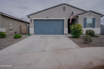 8917 67th Dr, Laveen, AZ 85339