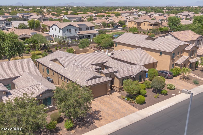 892 E Hampton Ln, Gilbert, AZ 85295