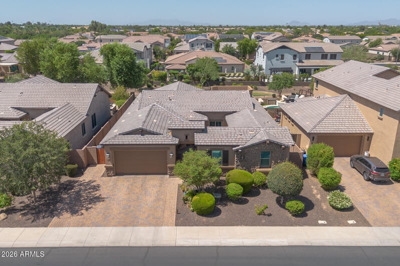 892 E Hampton Ln, Gilbert, AZ 85295