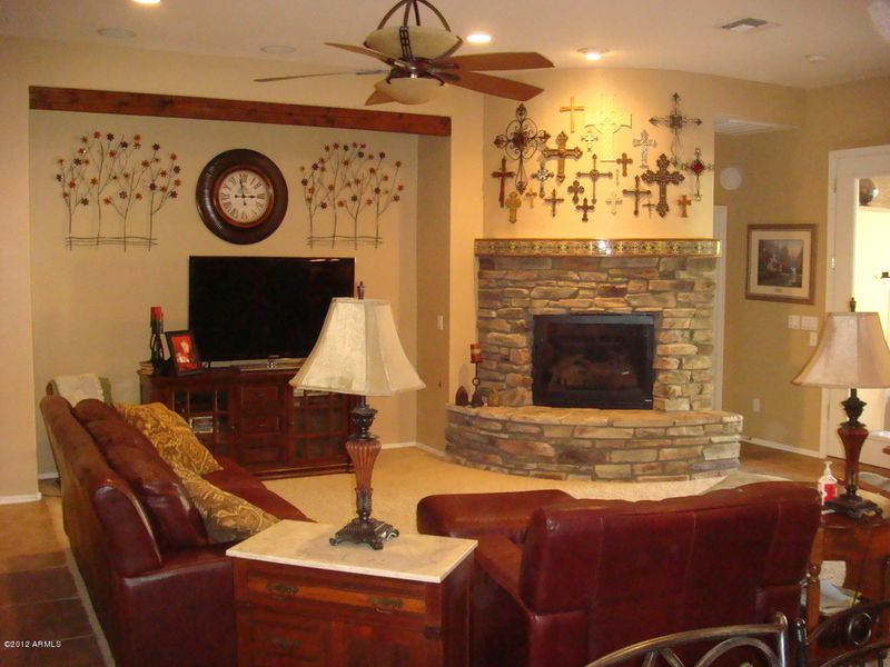 892 E Powell Way, Chandler, AZ 85249