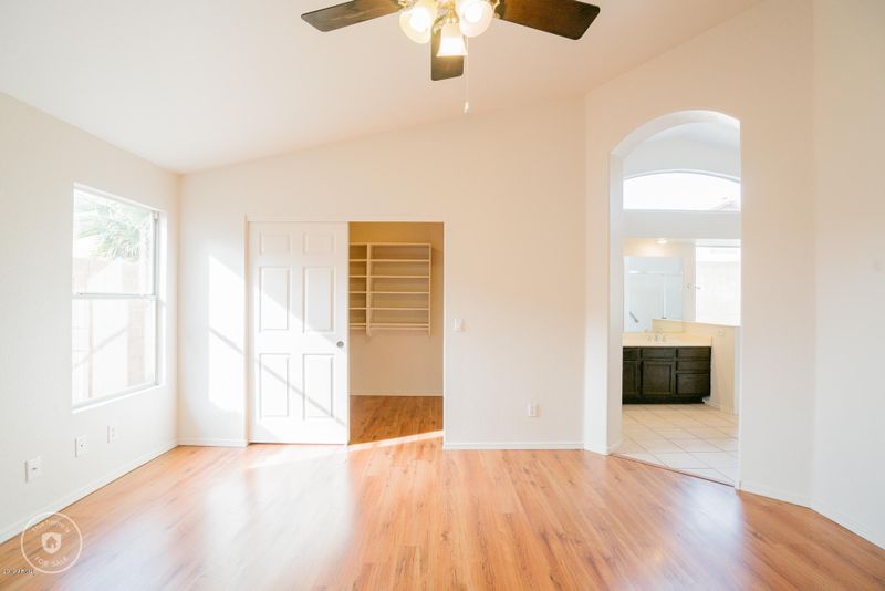 8920 W Davis Rd, Peoria, AZ 85382