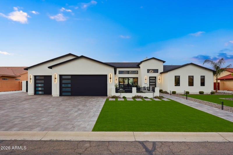 8924 Patrick Ln, Peoria, AZ 85383