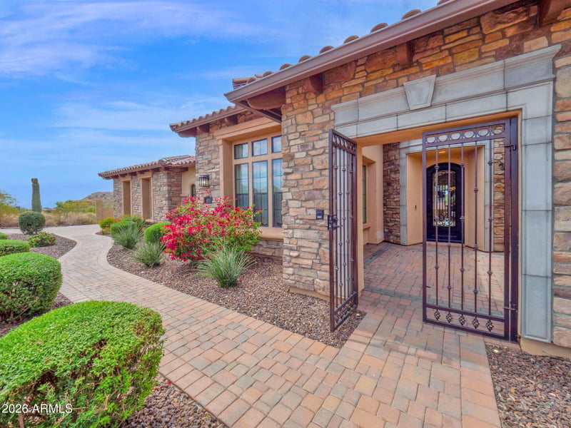 8925 E Rosedale Cir, Mesa, AZ 85207