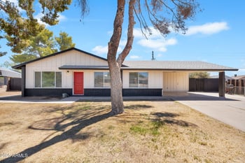 8925 Monterosa St, Phoenix, AZ 85037