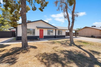 8925 Monterosa St, Phoenix, AZ 85037