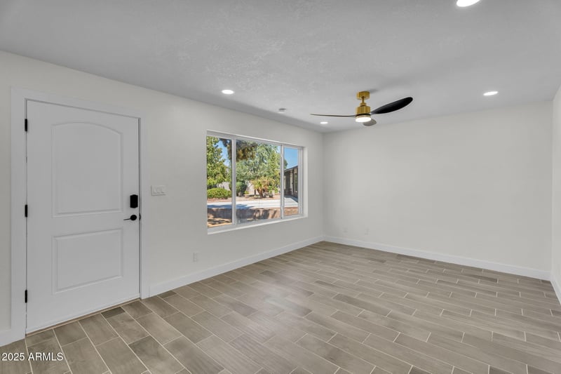 8925 Monterosa St, Phoenix, AZ 85037