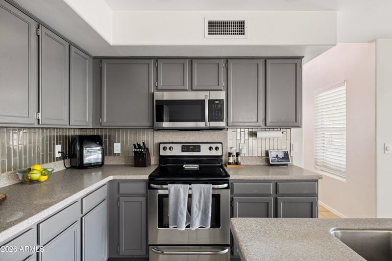 8925 W Tierra Buena Ln, Peoria, AZ 85382