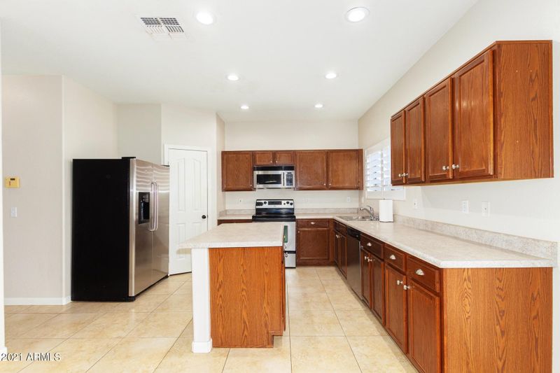 8926 E Plana Ave, Mesa, AZ 85212