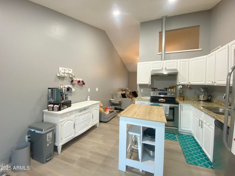 8926 Loma Ln, Peoria, AZ 85345