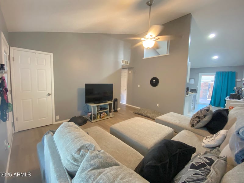 8926 Loma Ln, Peoria, AZ 85345