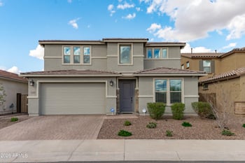8926 Denton Ln, Glendale, AZ 85305