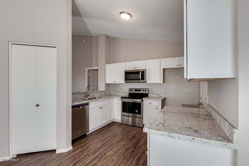 8926 W Fairmount Ave, Phoenix, AZ 85037