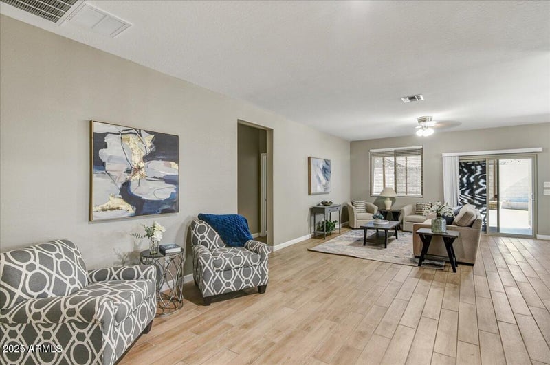 8927 70th Ave, Peoria, AZ 85345