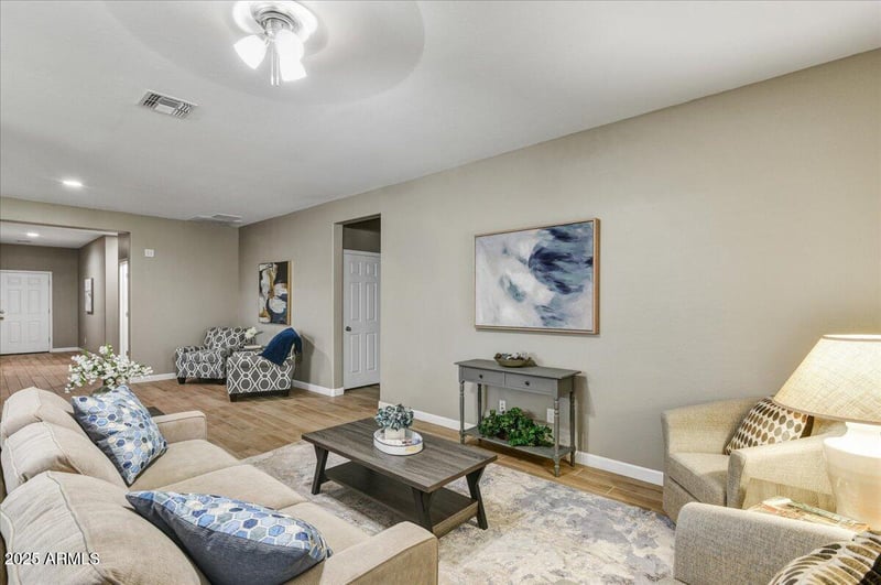 8927 70th Ave, Peoria, AZ 85345