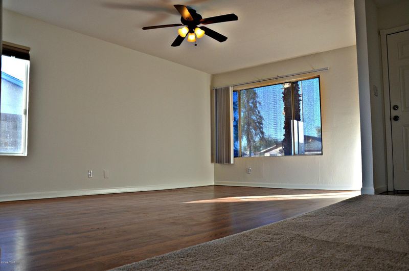 8927 N 56th Ave, Glendale, AZ 85302