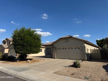 8927 Paradise Dr, Peoria, AZ 85345