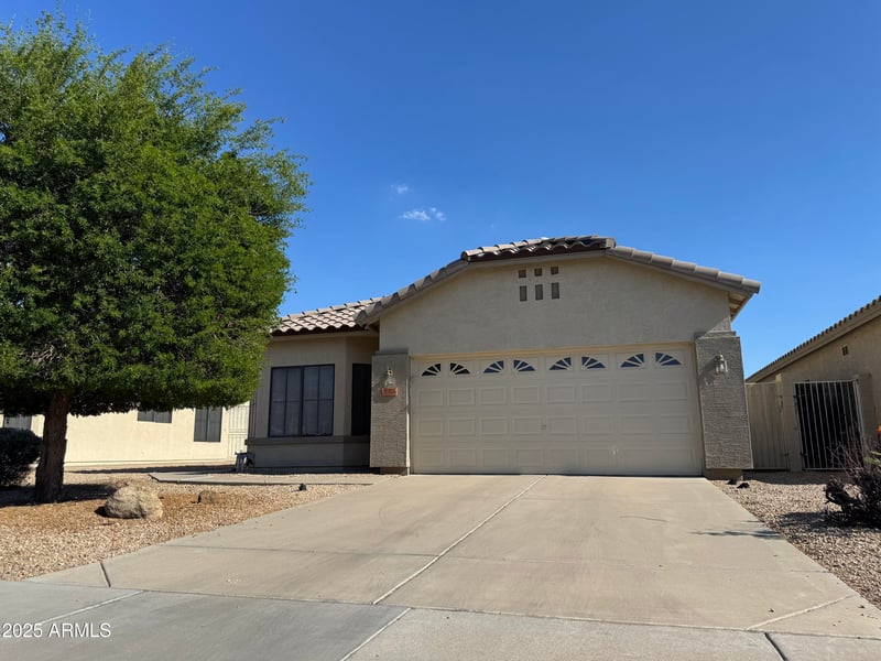8927 Paradise Dr, Peoria, AZ 85345