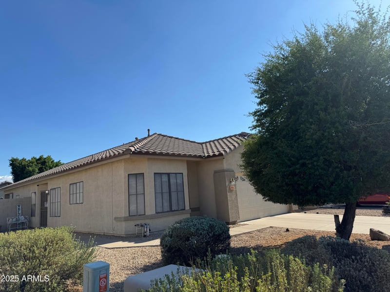 8927 Paradise Dr, Peoria, AZ 85345