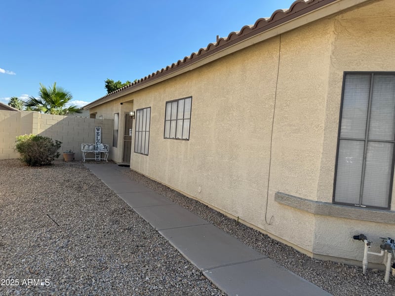 8927 Paradise Dr, Peoria, AZ 85345