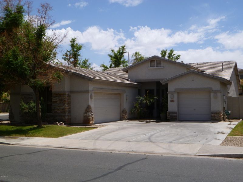 893 E Aquarius Pl, Chandler, AZ 85249