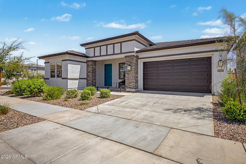 893 Superstition Dr, San Tan Valley, AZ 85140