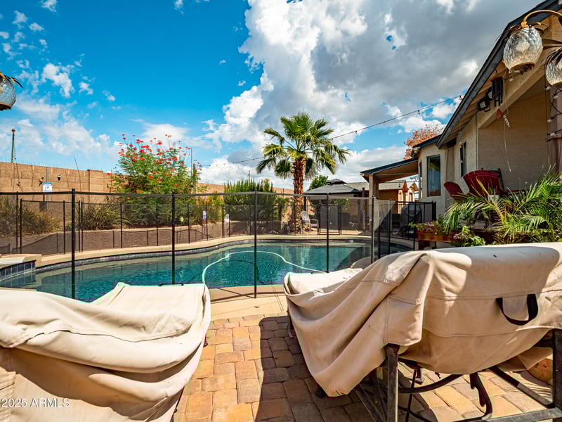 8930 Ocotillo Rd, Glendale, AZ 85305