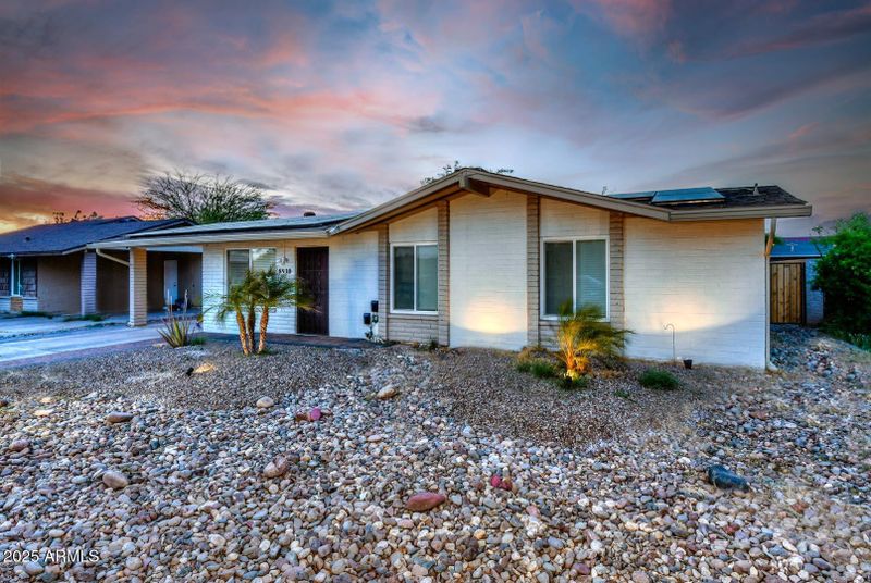 8930 W Sells Dr, Phoenix, AZ 85037