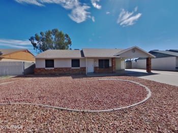 8931 Cinnabar Ave, Peoria, AZ 85345
