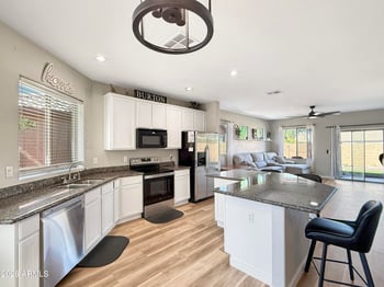 8931 Saint John Rd, Peoria, AZ 85382