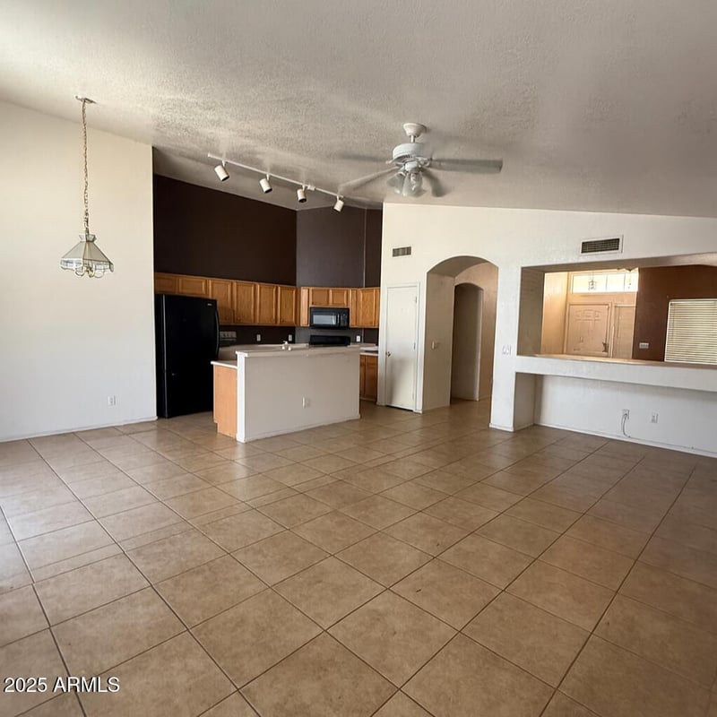 8932 Highland Ave, Phoenix, AZ 85037