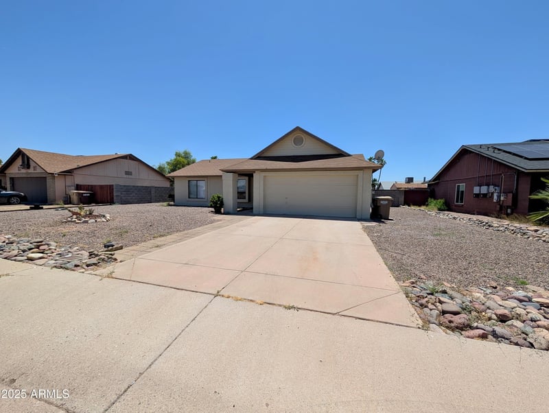8933 Mountain View Rd, Peoria, AZ 85345