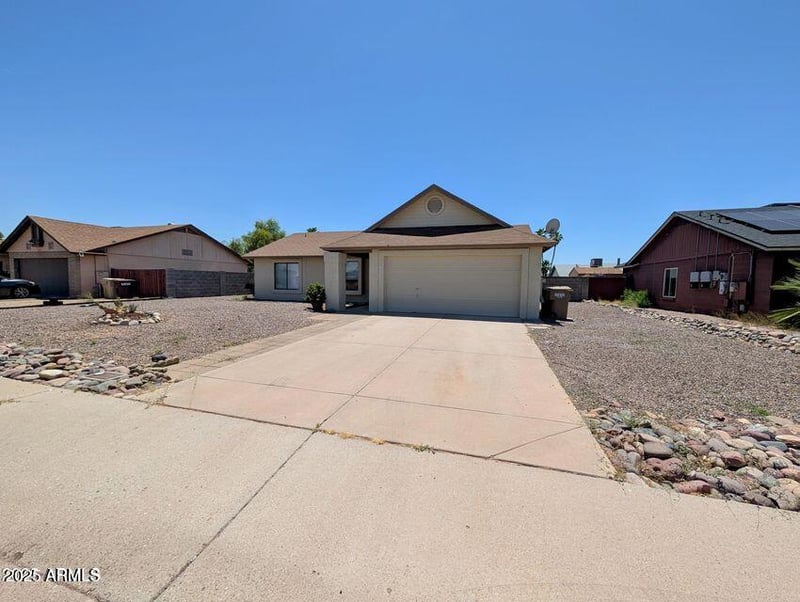 8933 Mountain View Rd, Peoria, AZ 85345