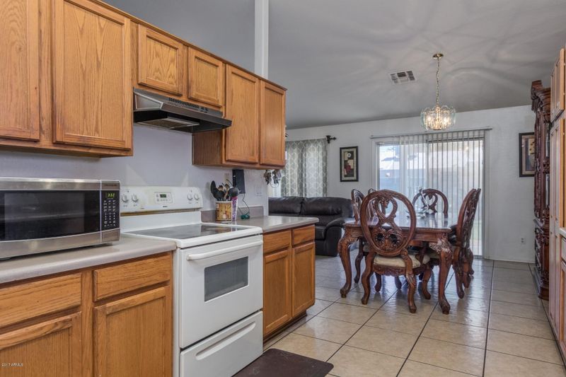8933 W Vernon Ave, Phoenix, AZ 85037