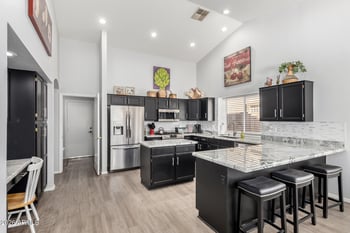 8935 Kerry Ln, Peoria, AZ 85382