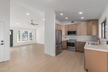 8938 Echo Ln, Peoria, AZ 85345