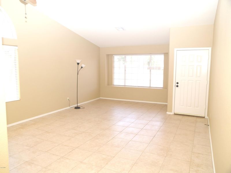 8938 W Ocotillo Rd, Glendale, AZ 85305
