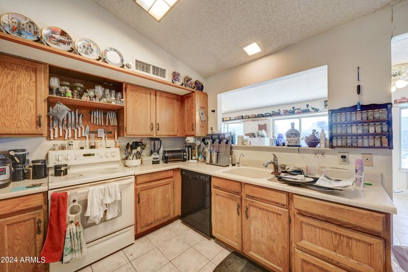 8939 W Echo Ln, Peoria, AZ 85345