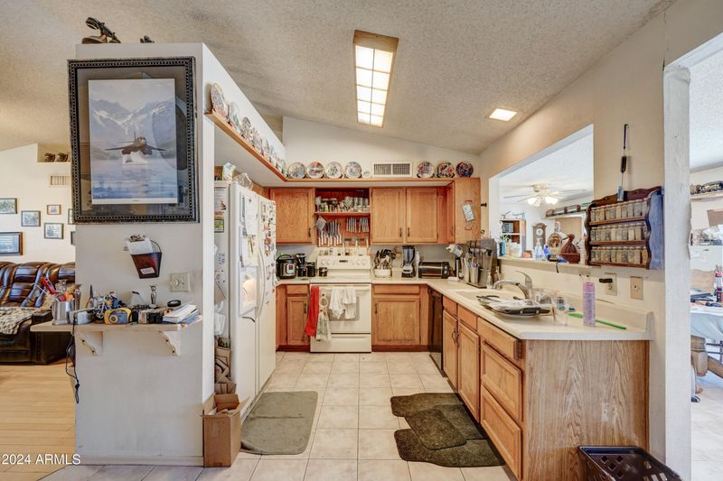 8939 W Echo Ln, Peoria, AZ 85345