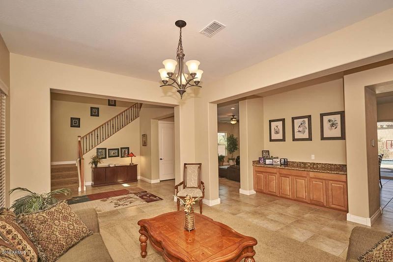 894 E Bridgeport Pw, Gilbert, AZ 85295