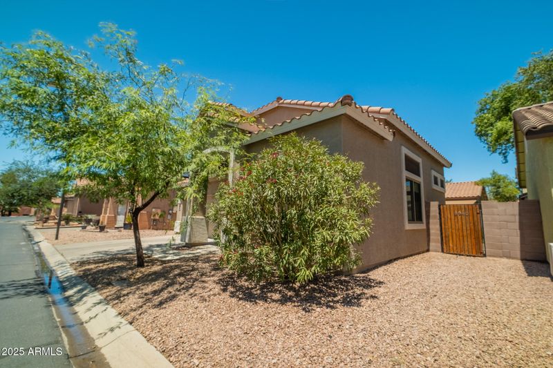 8940 E Crescent Ave, Mesa, AZ 85208