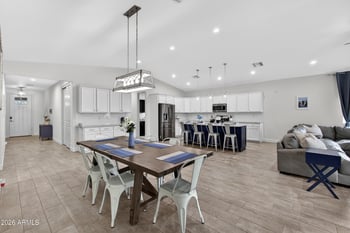 8942 15th Ln, Phoenix, AZ 85021