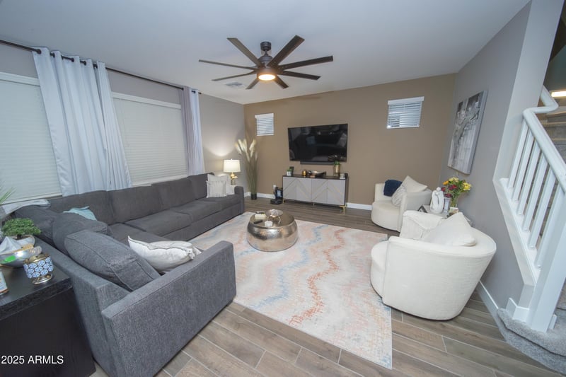 8942 Colter St, Glendale, AZ 85305