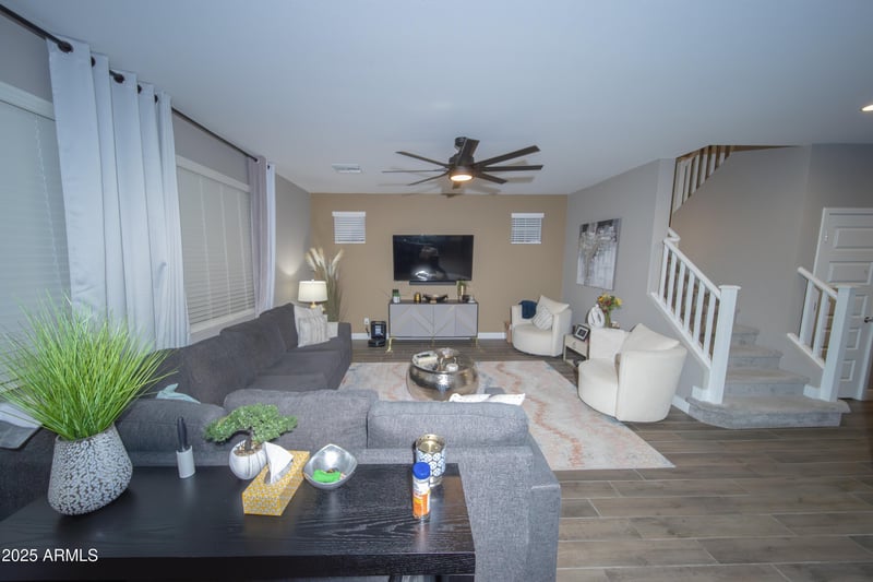 8942 Colter St, Glendale, AZ 85305