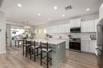 8942 Hobart St, Mesa, AZ 85207