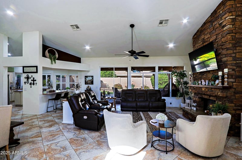 8944 W Topeka Dr, Peoria, AZ 85382