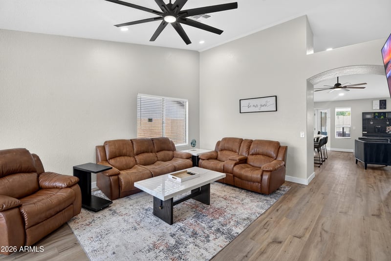 8947 W Sierra Vista Dr, Glendale, AZ 85305