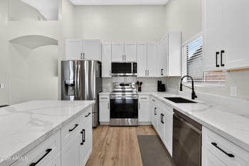 8947 W Sierra Vista Dr, Glendale, AZ 85305